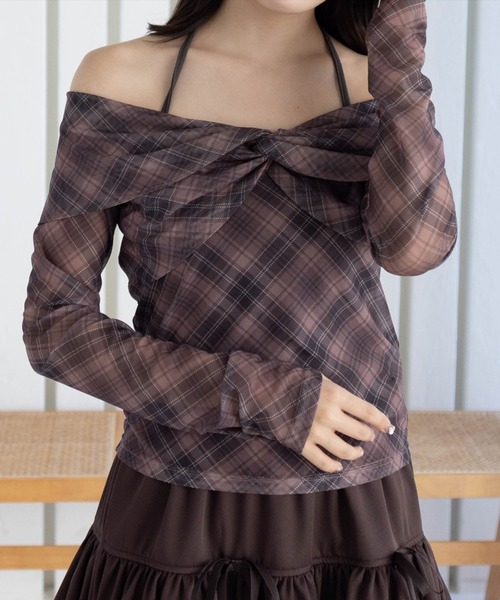 clear（クリア）の「ホルターキャミ付きチェックカットチュールトップス［韓国ファッション ガーリー］（Tシャツ/カットソー・レディース・ブラック/ブラウン・F）」の2枚目の写真