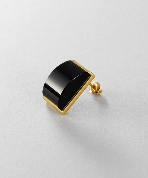COCOSHNIK ONKITSCH(ココシュニックオンキッチュ)の「シルバー オニキス バフトップカットピアス GP(ピアス(両耳用)・レディース・ゴールド・00)」の3枚目の写真