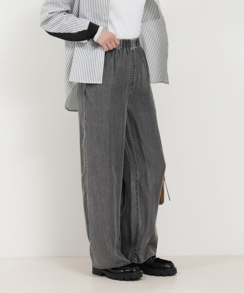 MICO COULIER（ミコクリエ）の「バイオシルクデニムタックワイドフレアパンツ（デニムパンツ・レディース・チャコールグレー/インディゴブルー・38/36）」の2枚目の写真