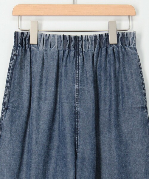MICO COULIER（ミコクリエ）の「バイオシルクデニムタックワイドフレアパンツ（デニムパンツ・レディース・チャコールグレー/インディゴブルー・38/36）」の21枚目の写真