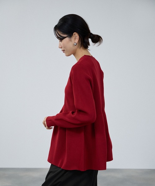 Mac-House（マックハウス）の「milli de l'air ソフトレッチペプラムカーディガン（カーディガン/ボレロ・レディース・カーキ/ブラウン/レッド/ブラック・M）」の6枚目の写真