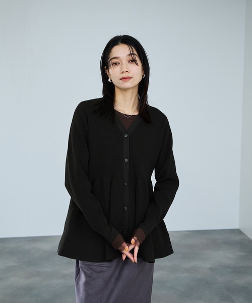 Mac-House（マックハウス）の「milli de l'air ソフトレッチペプラムカーディガン（カーディガン/ボレロ・レディース・カーキ/ブラウン/レッド/ブラック・M）」の18枚目の写真