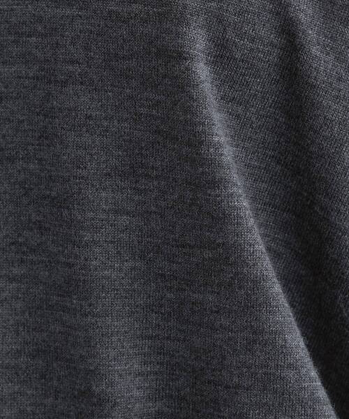 INDIVI（インディヴィ）の「【洗える／毛玉になりにくい】エクストラファインウール Vネックニット（ニット/セーター・レディース・オフホワイト/ブラック/レッド系1/サックスブルー/チャコール・05/13/15 /34/38/19）」の14枚目の写真