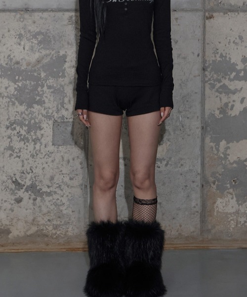 FANCY CLUB（ファンシークラブ）の「A'GEM/9 × .kom 『FANCY CLUB/ファンシークラブ』 BACK LETTERING MICRO SHORT PANTS/マイクロショートパンツ（その他パンツ・レディース・ブラック・FREE）」の4枚目の写真