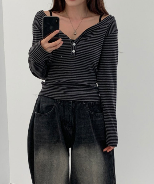 VIVID LADY(ビビッドレディー)の「ボーダー柄 ヘンリーネックトップス(Tシャツ/カットソー・レディース・ブラック/グレー・FREE)」の5枚目の写真