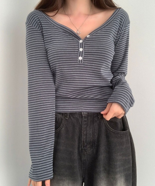 VIVID LADY(ビビッドレディー)の「ボーダー柄 ヘンリーネックトップス(Tシャツ/カットソー・レディース・ブラック/グレー・FREE)」の7枚目の写真
