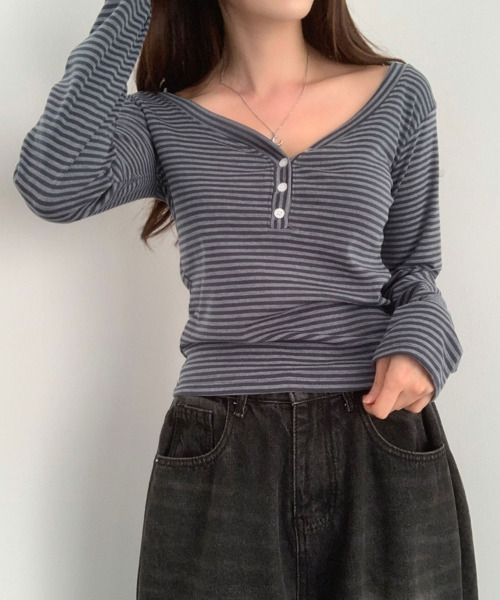 VIVID LADY(ビビッドレディー)の「ボーダー柄 ヘンリーネックトップス(Tシャツ/カットソー・レディース・ブラック/グレー・FREE)」の15枚目の写真