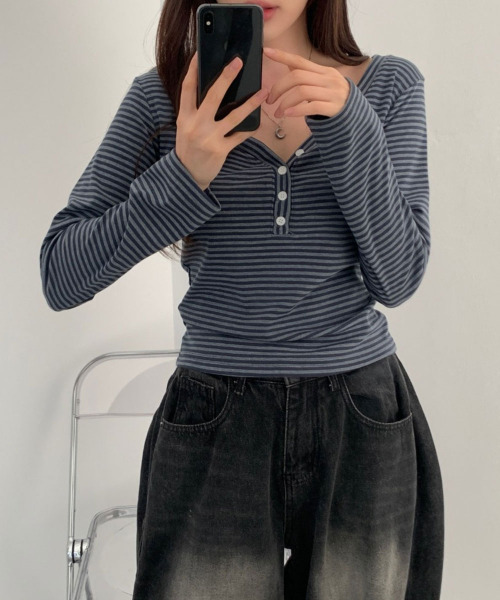 VIVID LADY(ビビッドレディー)の「ボーダー柄 ヘンリーネックトップス(Tシャツ/カットソー・レディース・ブラック/グレー・FREE)」の16枚目の写真