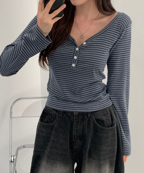 VIVID LADY(ビビッドレディー)の「ボーダー柄 ヘンリーネックトップス(Tシャツ/カットソー・レディース・ブラック/グレー・FREE)」の22枚目の写真