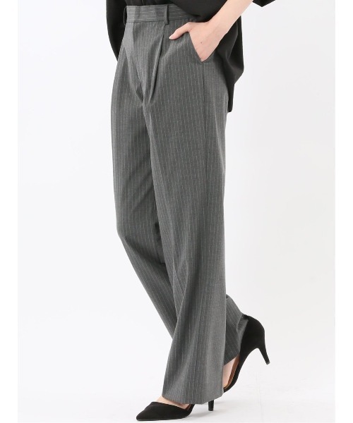 m.f.editorial(エムエフエディトリアル)の「【ストレッチ ウォッシャブル】m.f.エディトリアル レディース ピンスト タックワイドパンツ グレー(セットアップ可能)(スーツパンツ・レディース・グレー系その他2・S/MEDIUM/LARGE)」の1枚目の写真