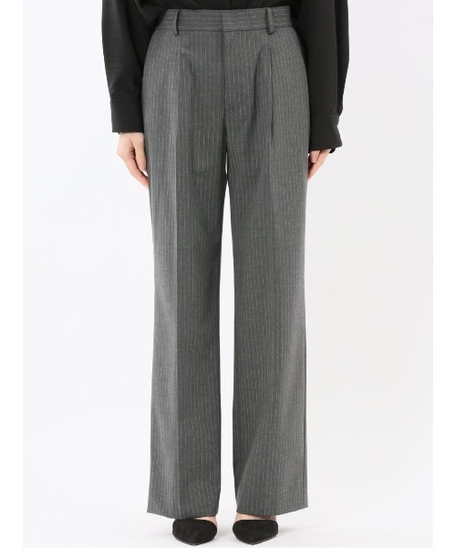 m.f.editorial(エムエフエディトリアル)の「【ストレッチ ウォッシャブル】m.f.エディトリアル レディース ピンスト タックワイドパンツ グレー(セットアップ可能)(スーツパンツ・レディース・グレー系その他2・S/MEDIUM/LARGE)」の4枚目の写真