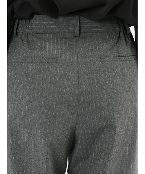 m.f.editorial(エムエフエディトリアル)の「【ストレッチ ウォッシャブル】m.f.エディトリアル レディース ピンスト タックワイドパンツ グレー(セットアップ可能)(スーツパンツ・レディース・グレー系その他2・S/MEDIUM/LARGE)」の7枚目の写真