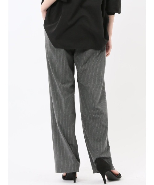 m.f.editorial(エムエフエディトリアル)の「【ストレッチ ウォッシャブル】m.f.エディトリアル レディース ピンスト タックワイドパンツ グレー(セットアップ可能)(スーツパンツ・レディース・グレー系その他2・S/MEDIUM/LARGE)」の10枚目の写真