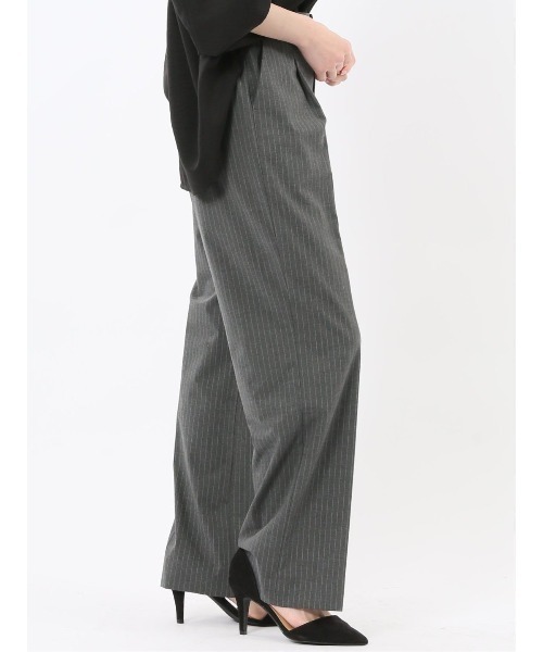 m.f.editorial(エムエフエディトリアル)の「【ストレッチ ウォッシャブル】m.f.エディトリアル レディース ピンスト タックワイドパンツ グレー(セットアップ可能)(スーツパンツ・レディース・グレー系その他2・S/MEDIUM/LARGE)」の11枚目の写真