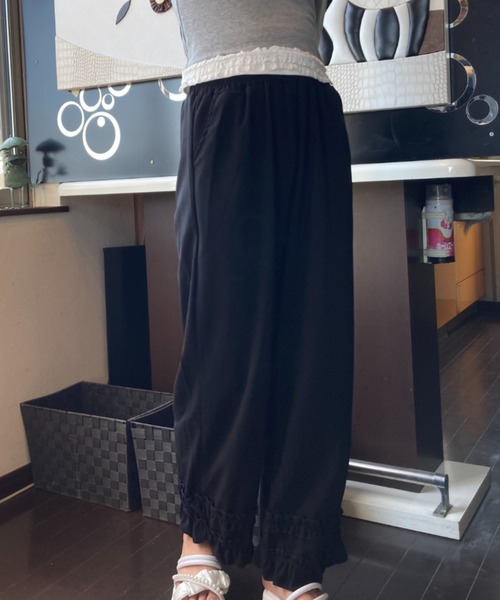 tolene(トレネ)の「裾フリル フレアシルエット リブパンツ(その他パンツ・レディース・ブラック・FREE)」の5枚目の写真