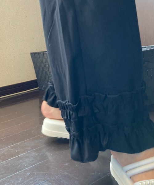 tolene(トレネ)の「裾フリル フレアシルエット リブパンツ(その他パンツ・レディース・ブラック・FREE)」の9枚目の写真