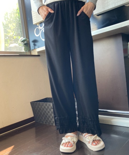 tolene(トレネ)の「裾フリル フレアシルエット リブパンツ(その他パンツ・レディース・ブラック・FREE)」の11枚目の写真