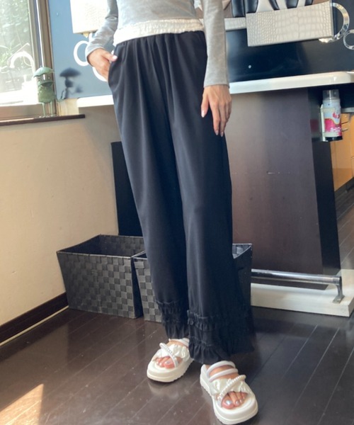 tolene(トレネ)の「裾フリル フレアシルエット リブパンツ(その他パンツ・レディース・ブラック・FREE)」の13枚目の写真