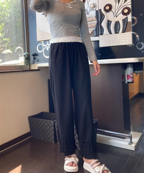 tolene(トレネ)の「裾フリル フレアシルエット リブパンツ(その他パンツ・レディース・ブラック・FREE)」の17枚目の写真