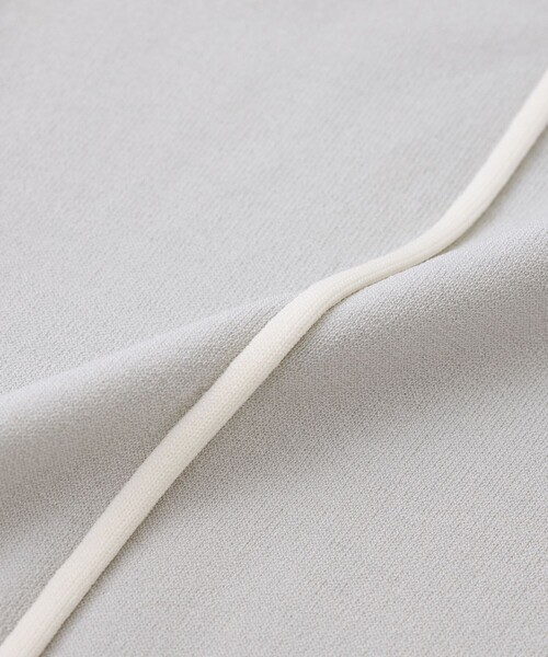 JUN&ROPE'（ジュンアンドロペ）の「ライン使いパフスリーブ長袖ニット［一部WEB限定カラー］（ニット/セーター・レディース・ブラック/グレー/グリーン系その他・L/M/S）」の5枚目の写真