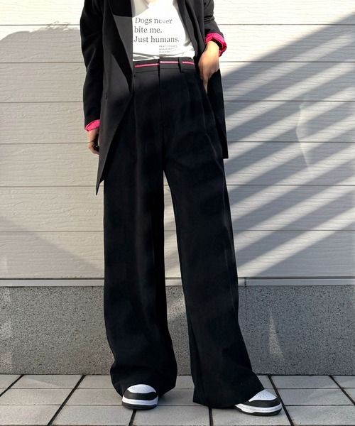 Q(キュー)の「グログランラインタックパンツ(スラックス・レディース・ブラック/ライトグレー・MEDIUM)」の1枚目の写真