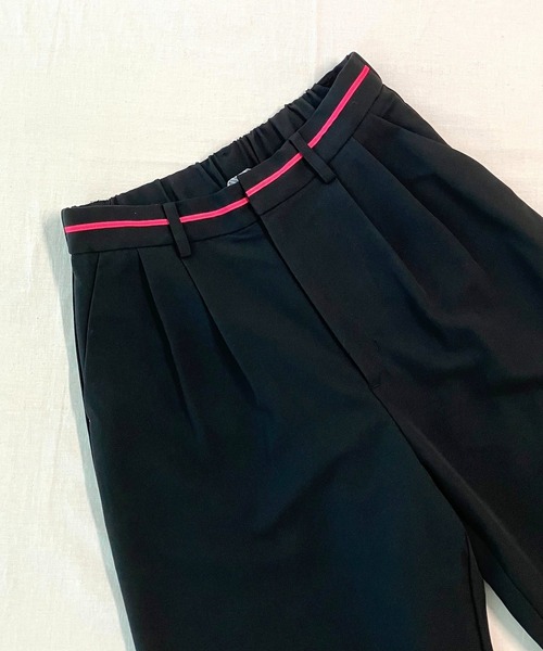 Q(キュー)の「グログランラインタックパンツ(スラックス・レディース・ブラック/ライトグレー・MEDIUM)」の6枚目の写真