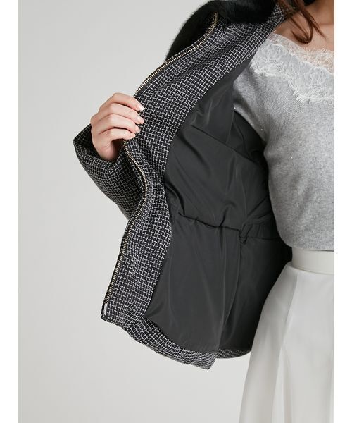 CELFORD（セルフォード）の「ファー襟付きツイードショートコート（ダウンジャケット/コート・レディース・ブラック/アイボリー・38/36）」の14枚目の写真