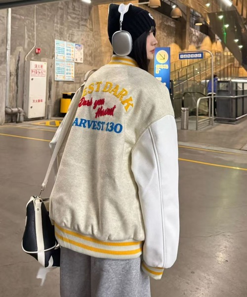 Kentのスタジアムジャック イエロー(カラシ色)とベージュ刺繍立体ロゴとバック セール】25aw ヴィンテージライク刺繍スタジャン（スタジャン）｜Achic