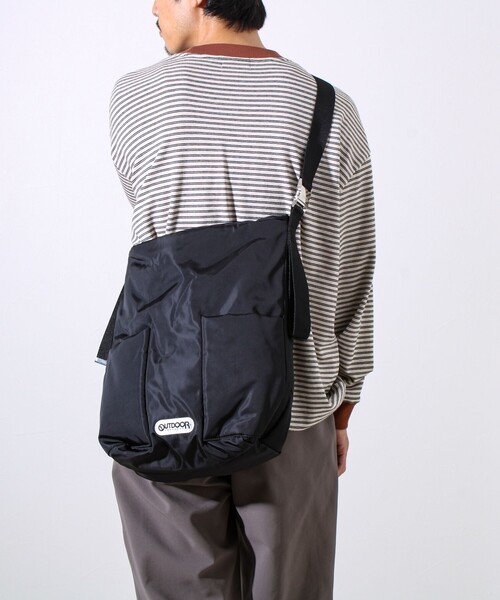 OUTDOOR PRODUCTS(アウトドアプロダクツ)の「【OUTDOOR PRODUCTS】Puff Tote(ショルダーバッグ・メンズ・ブラック・FREE)」の5枚目の写真