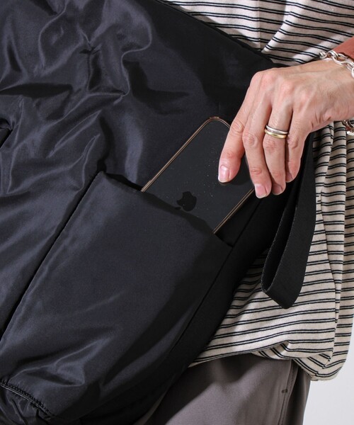 OUTDOOR PRODUCTS(アウトドアプロダクツ)の「【OUTDOOR PRODUCTS】Puff Tote(ショルダーバッグ・メンズ・ブラック・FREE)」の7枚目の写真