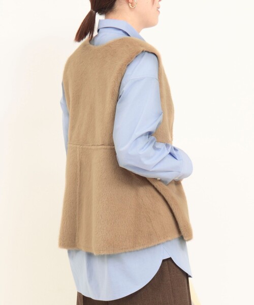 MICO COULIER（ミコクリエ）の「フェイクムートンファーベスト（ブルゾン・レディース・チャコールグレー/グレイッシュベージュ/キャメル・38）」の7枚目の写真