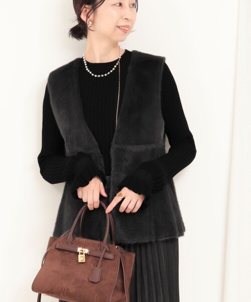 MICO COULIER（ミコクリエ）の「フェイクムートンファーベスト（ブルゾン・レディース・チャコールグレー/グレイッシュベージュ/キャメル・38）」の12枚目の写真