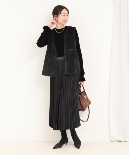 MICO COULIER（ミコクリエ）の「フェイクムートンファーベスト（ブルゾン・レディース・チャコールグレー/グレイッシュベージュ/キャメル・38）」の13枚目の写真