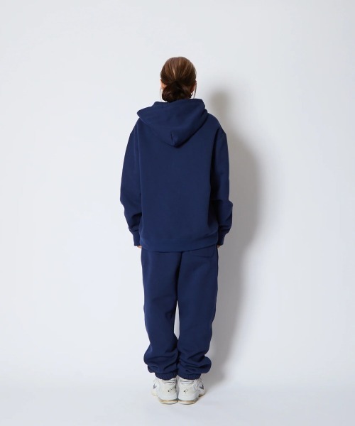 AKTR（アクター）の「AKTR COLLEGE LOGO SWEAT ZIP HOODIE（アクター カレッジ ロゴ スウェット ジップ フーディ）（パーカー・メンズ・ブラック系/ネイビー系・MEDIUM/LARGE/X-LARGE/XX-LARGE）」の22枚目の写真