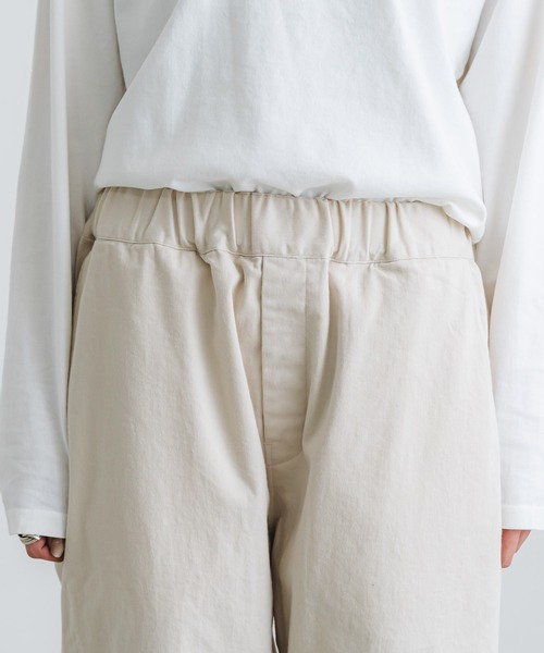 quadro(クオドロ)の「チノクロスストレッチ両面起毛テーパードイージーパンツ(その他パンツ・レディース・キナリ/ブラック/マスタード・FREE)」の18枚目の写真