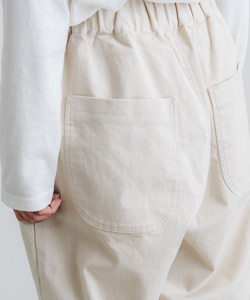 quadro(クオドロ)の「チノクロスストレッチ両面起毛テーパードイージーパンツ(その他パンツ・レディース・キナリ/ブラック/マスタード・FREE)」の22枚目の写真