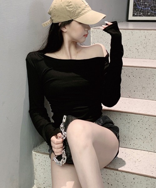 ADDITION STORE（アディションストア）の「ギャザー オフショル ロングスリーブ プルオーバー / Gathered one-off shoulder long sleeve pullover（Tシャツ/カットソー・レディース・ブラック/グレー・FREE）」の5枚目の写真