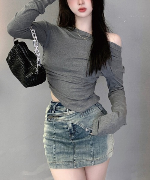 ADDITION STORE（アディションストア）の「ギャザー オフショル ロングスリーブ プルオーバー / Gathered one-off shoulder long sleeve pullover（Tシャツ/カットソー・レディース・ブラック/グレー・FREE）」の9枚目の写真