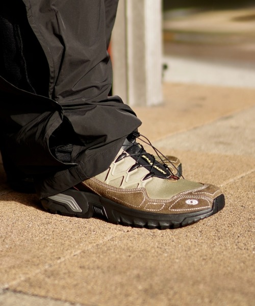 SALOMON（サロモン）の「ACS + ESCAPE　L47795100（スニーカー・メンズ・グリーン・23.5cm/24.5cm/25.5cm/26.5cm/27.5cm/30.0cm/24.0cm/25.0cm/26.0cm/27.0cm/28.0cm/29.0cm/23.0cm/28.5cm）」の2枚目の写真