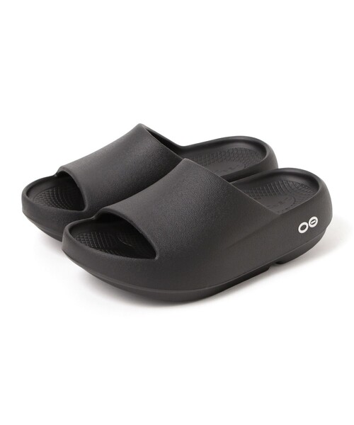 Ray BEAMS(レイビームス)の「OOFOS / OOAHH PLUS(サンダル・レディース・ブラック・26.0cm/25.0cm/24.0cm)」の3枚目の写真