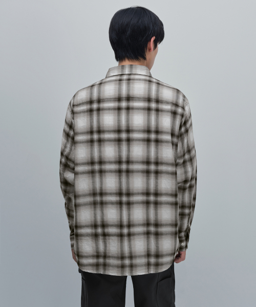 MUSINSA STANDARD（ムシンサスタンダード）の「リラックスドクリンクルオンブレチェックシャツ[ホワイト/グレー]（シャツ/ブラウス・メンズ・その他・MEDIUM/LARGE/X-LARGE/XX-LARGE）」の3枚目の写真