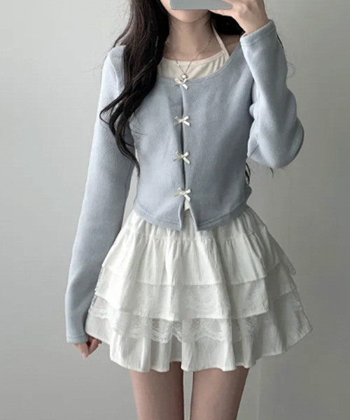 VIVID LADY(ビビッドレディー)の「チョーカーストラップ付き レイヤード風 ショート丈 ロンT(Tシャツ/カットソー・レディース・ライトブルー/ブラック/ピンク・FREE)」の3枚目の写真