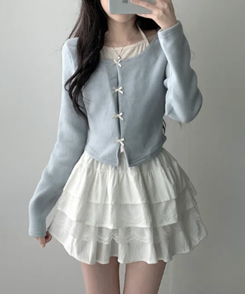 VIVID LADY(ビビッドレディー)の「チョーカーストラップ付き レイヤード風 ショート丈 ロンT(Tシャツ/カットソー・レディース・ライトブルー/ブラック/ピンク・FREE)」の6枚目の写真