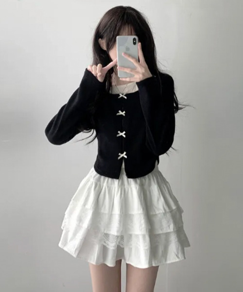 VIVID LADY(ビビッドレディー)の「チョーカーストラップ付き レイヤード風 ショート丈 ロンT(Tシャツ/カットソー・レディース・ライトブルー/ブラック/ピンク・FREE)」の14枚目の写真