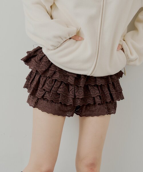 Chico（チコ）の「コットンレースティアードショートパンツ（その他パンツ・レディース・ホワイト/ブラウン/ベージュ・FREE）」の11枚目の写真