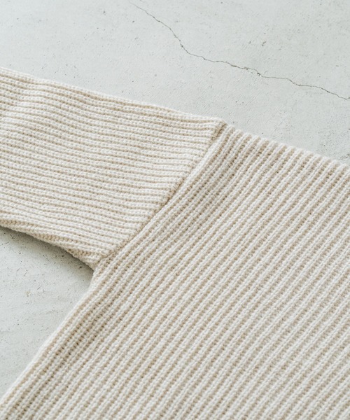 quadro（クオドロ）の「5G引き揃え片畦クルーネック（ニット/セーター・メンズ・ローズ/ベージュ/ネイビー・MEDIUM/LARGE）」の10枚目の写真