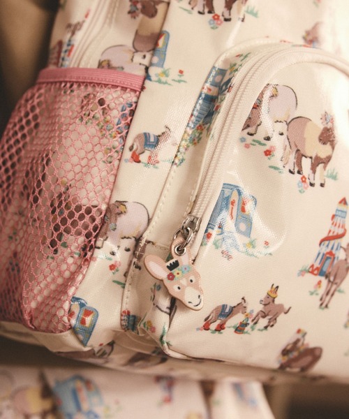 Cath Kidston（キャスキッドソン）の「キッズ クラシック ラージ バックパック Seaside Donkeys（バックパック/リュック・キッズ・その他・FREE）」の2枚目の写真
