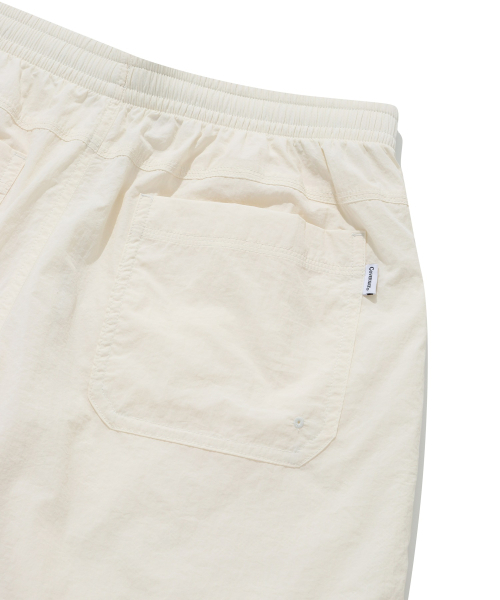 COVERNAT(カバーナット)の「ウィンドブレーカーショーツアイボリー(その他パンツ・レディース・その他・LARGE/MEDIUM/SMALL/X-LARGE/X-SMALL/XX-LARGE)」の7枚目の写真