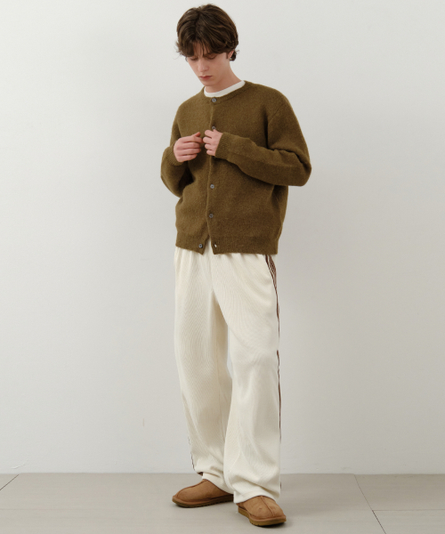 WEDNESDAY OASIS（ウェンズデーオアシス）の「アランラウンドヘアリーニットカーディガン_KHAKI(WC25-KN49)（カーディガン/ボレロ・メンズ・カーキ・MEDIUM/LARGE）」の3枚目の写真