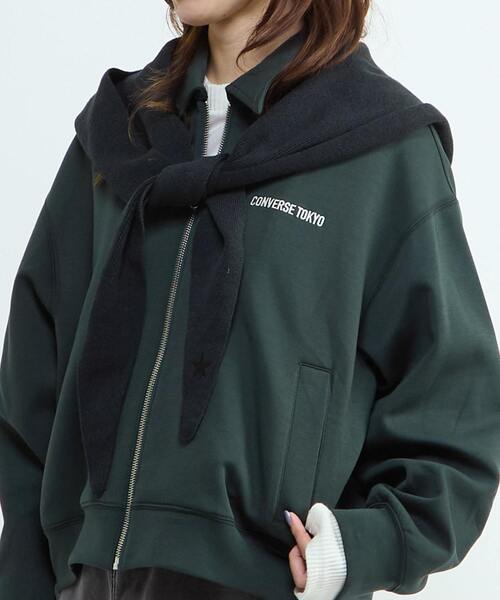 CONVERSE TOKYO(コンバーストウキョウ)の「HOODED KNIT MUFFLER(マフラー・レディース・ホワイト/レッド/ブルー/ブラック・FREE)」の2枚目の写真